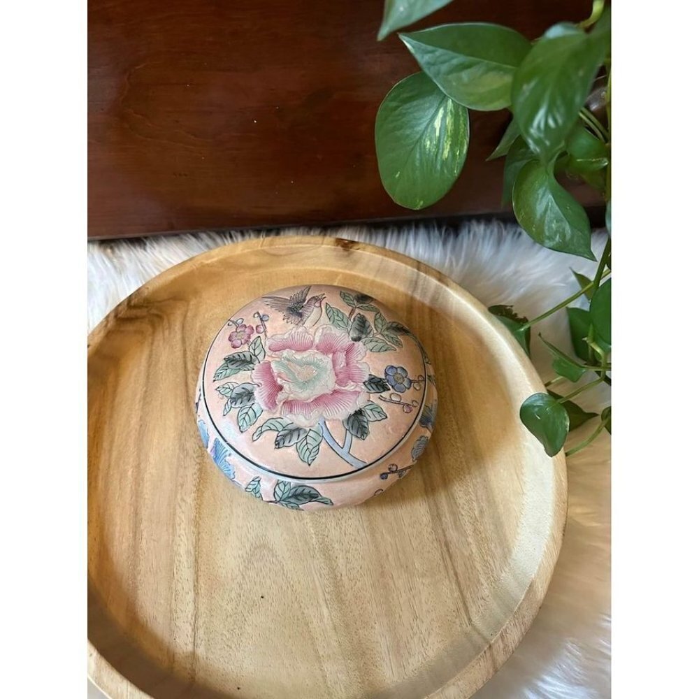 Macau Chinese Porcelain Decorative Bowl with Lid, Floral-Pink, Vintage 1960’s